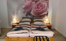Home-Rose-Garden-Gaestehaus Kontaktloser Zugang
